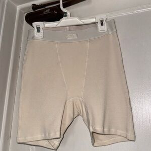 SKIMS bone cotton ribbed boxers size M